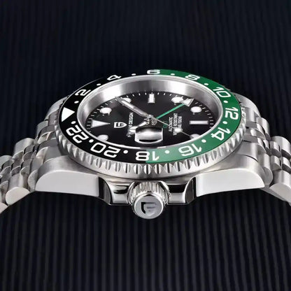 Relógio Automático Masculino Kronos Black Green com close nos botões laterais 
