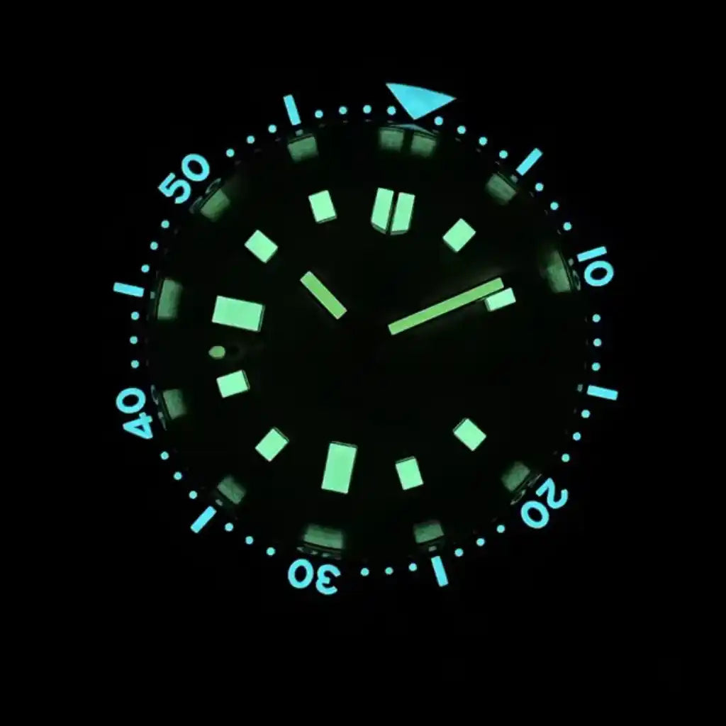 Relógio Automático Masculino Marinor Blue com ponteiros e índices luminosos brilhando 