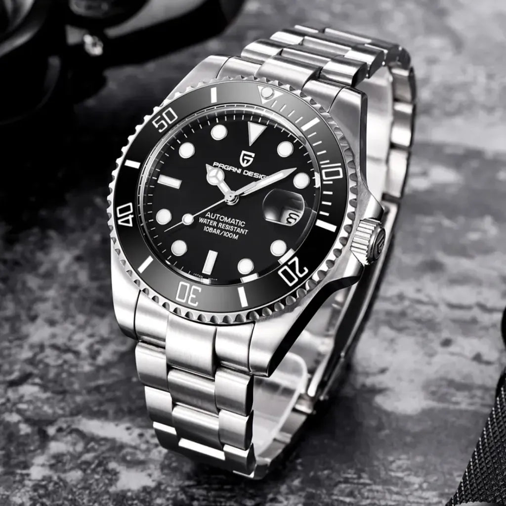 Relógio Masculino Automático Cobalt Black sobre câmera