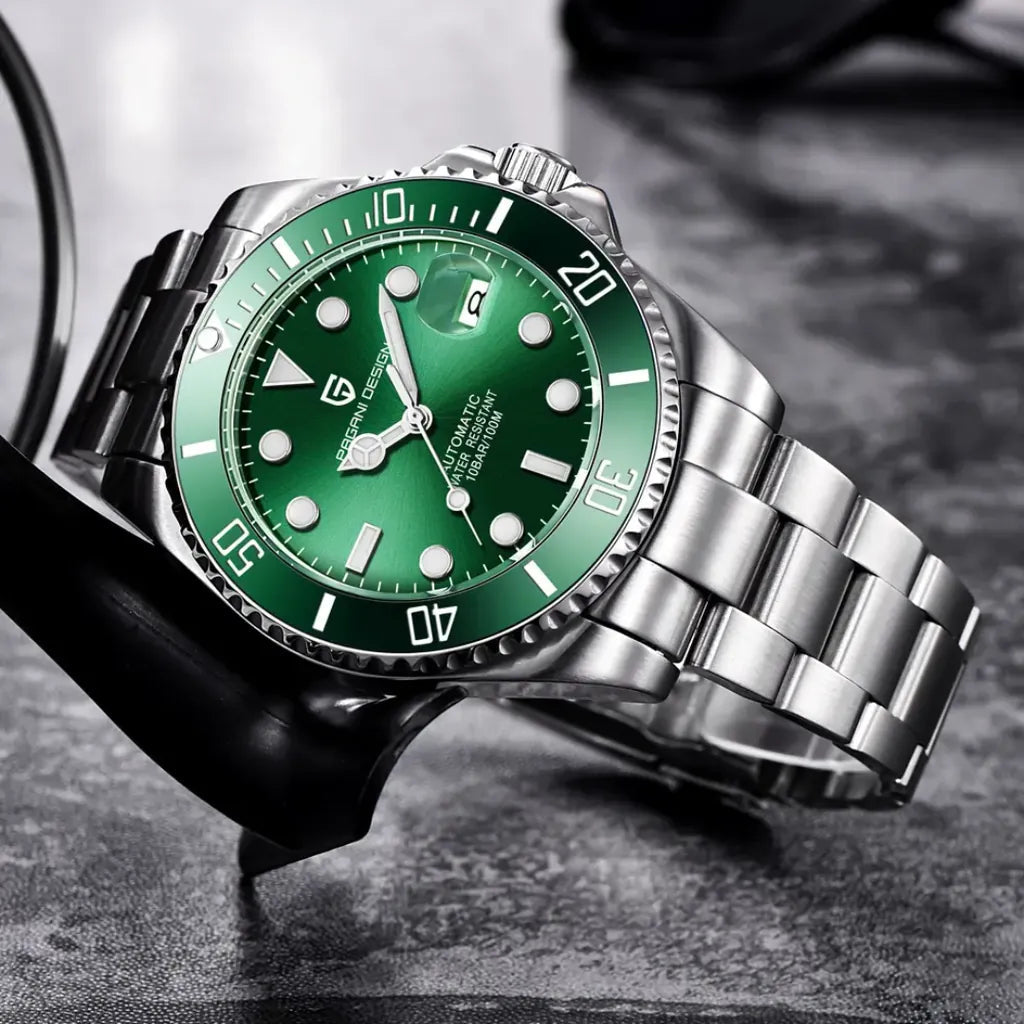 Relógio Masculino Automático Cobalt Green sobre câmera