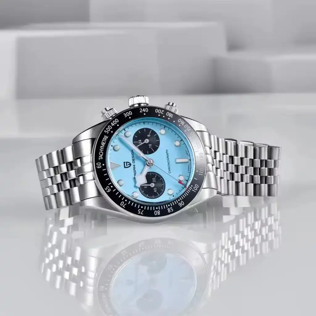 Relógio Masculino Mecânico Glacior Blue em vista lateral evidenciando a espessura da caixa e acabamento em aço inoxidável