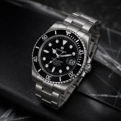 Relógio Masculino Mecânico Kronx Black em vista lateral destacando os botões e coroa rosqueada em aço preto