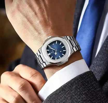 Relógio Quartzo  Empire Blue No Pulso 