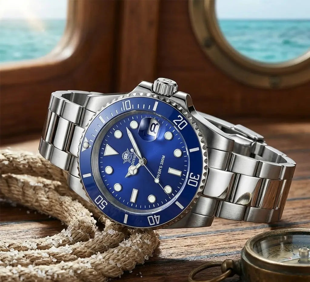 Relogio Masculino Quartzo Nautex Blue Deitado encima de uma mesa de madeira 