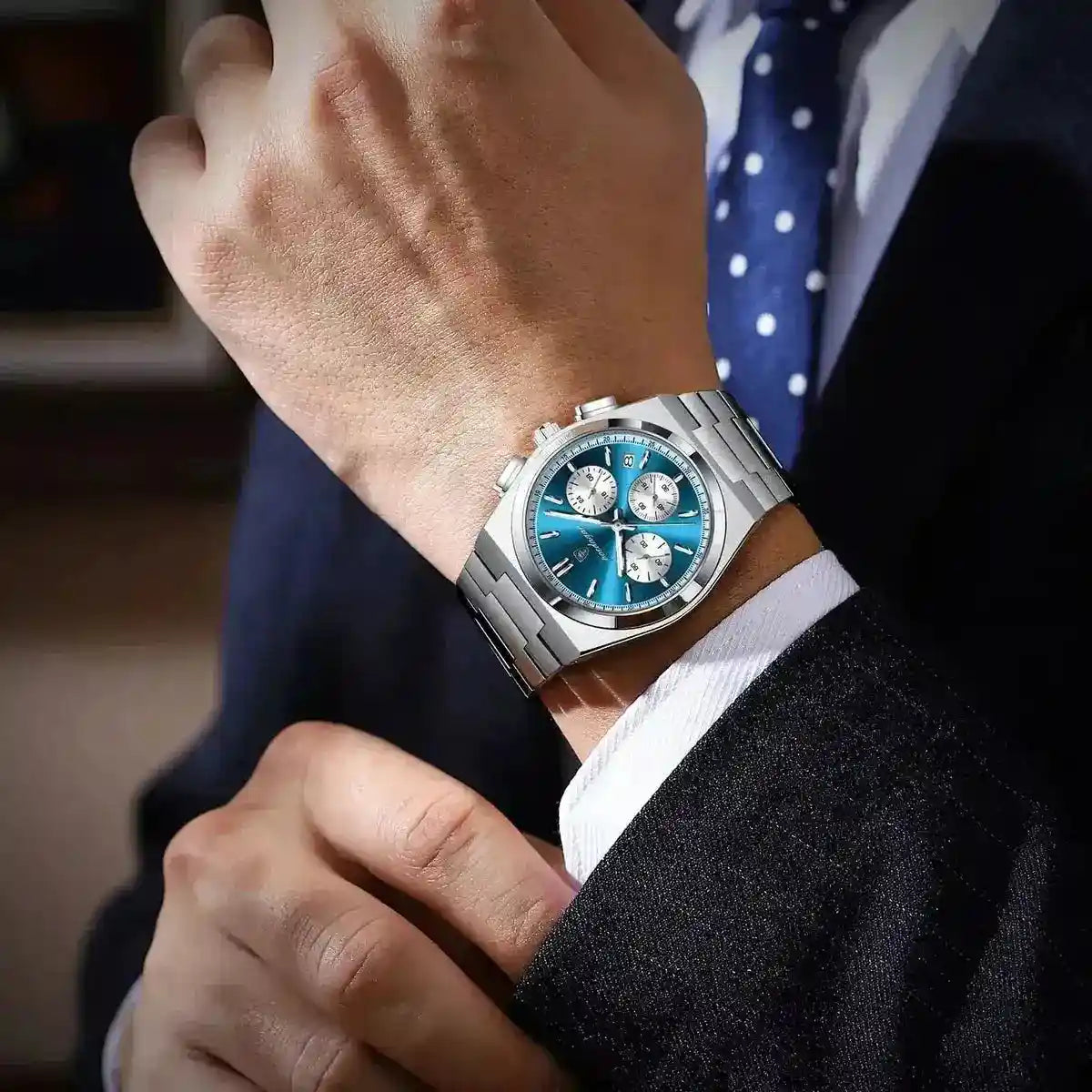 Relógio Masculino Quartzo Veron Blue no pulso 2