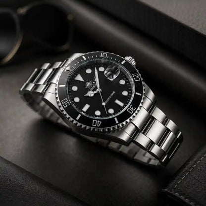 Relogio Quartzo Masculino Nautex Black fotografado em ângulo de 45 graus 