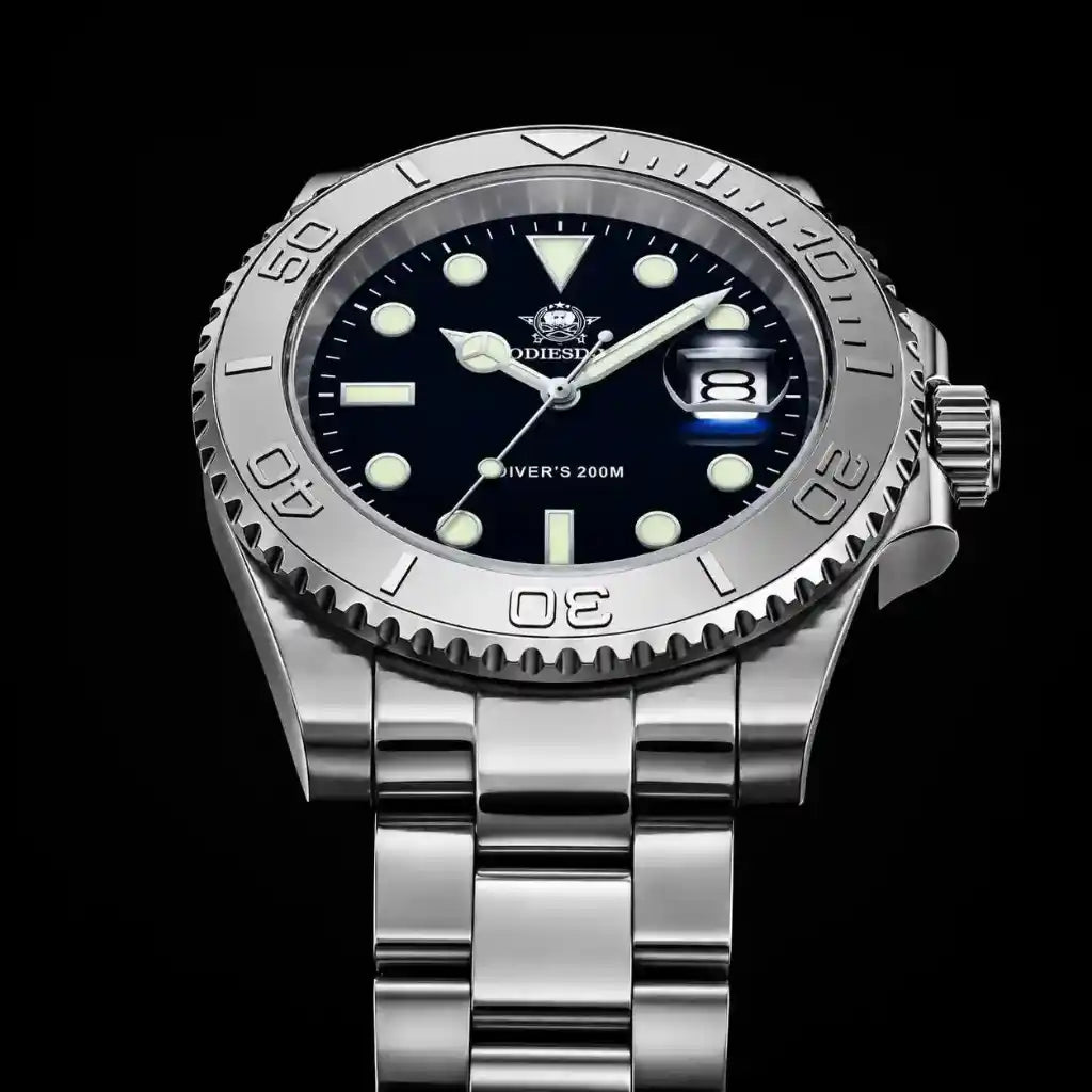 Relogio Quartzo Masculino Nautex Dark Blue sobre fundo escuro premium 