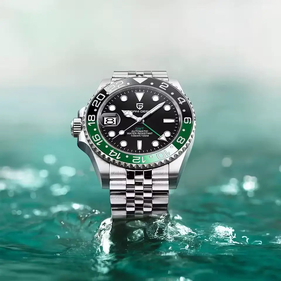 Relógio Automático Kronos Black Green  Sobre a água mostrando que ele e a prova de agua