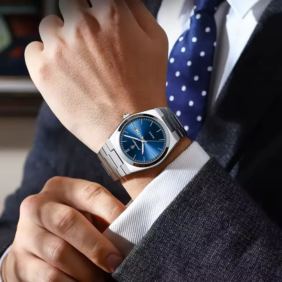 Relógio Quartzo  Empire Blue No Pulso 