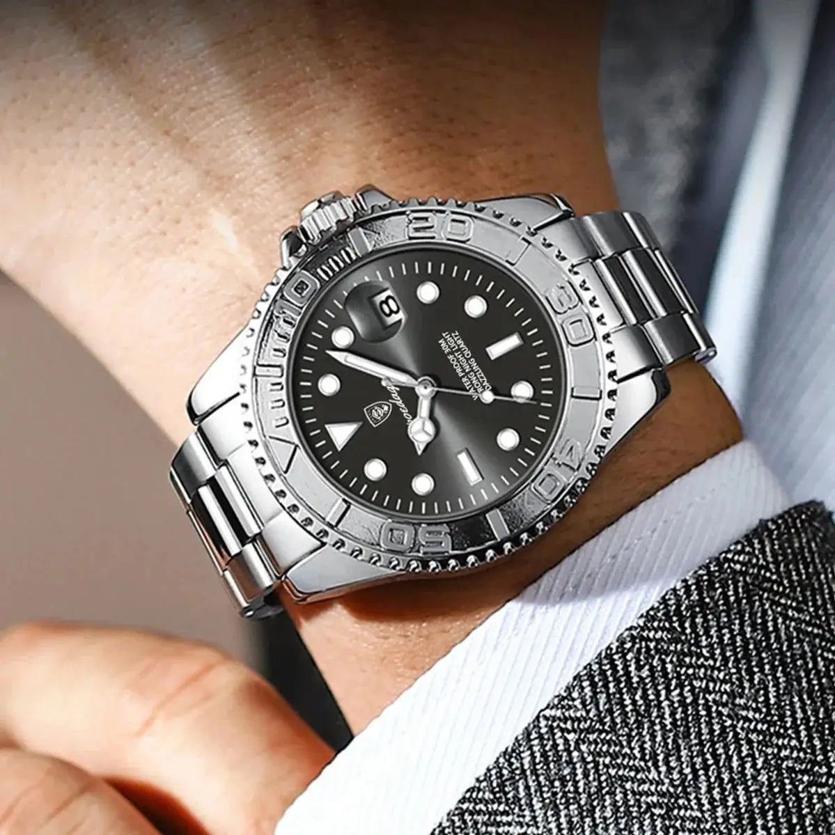 Relógio quartzo abyss black no pulso 2